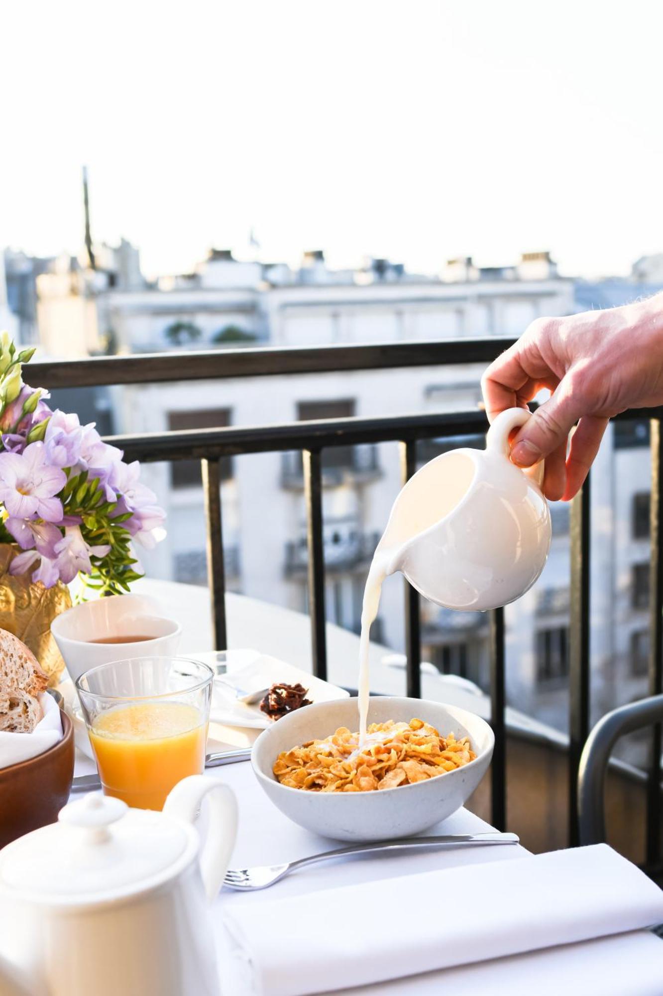 Grand Hotel Champs-Elysees Париж Екстериор снимка