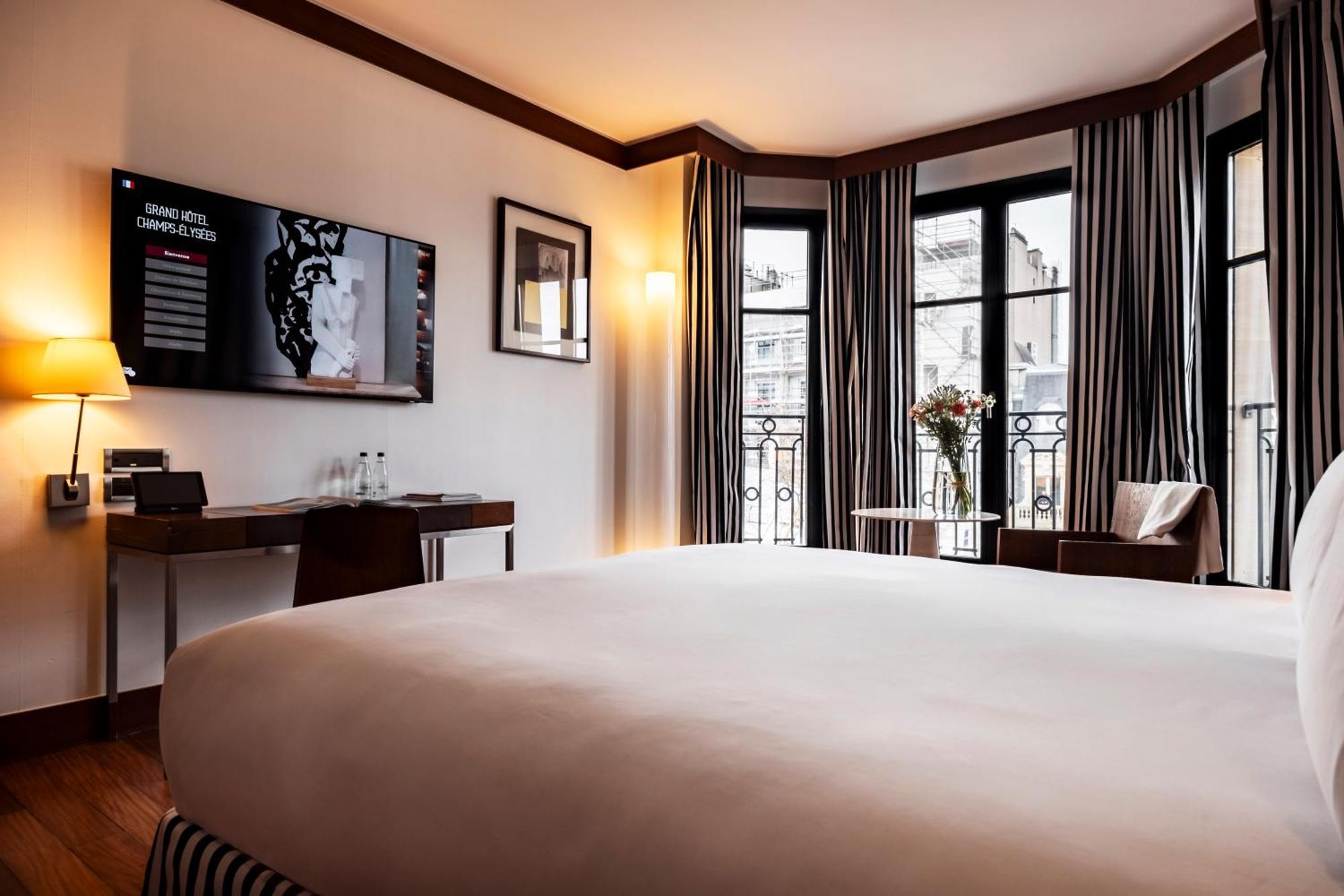 Grand Hotel Champs-Elysees Париж Екстериор снимка