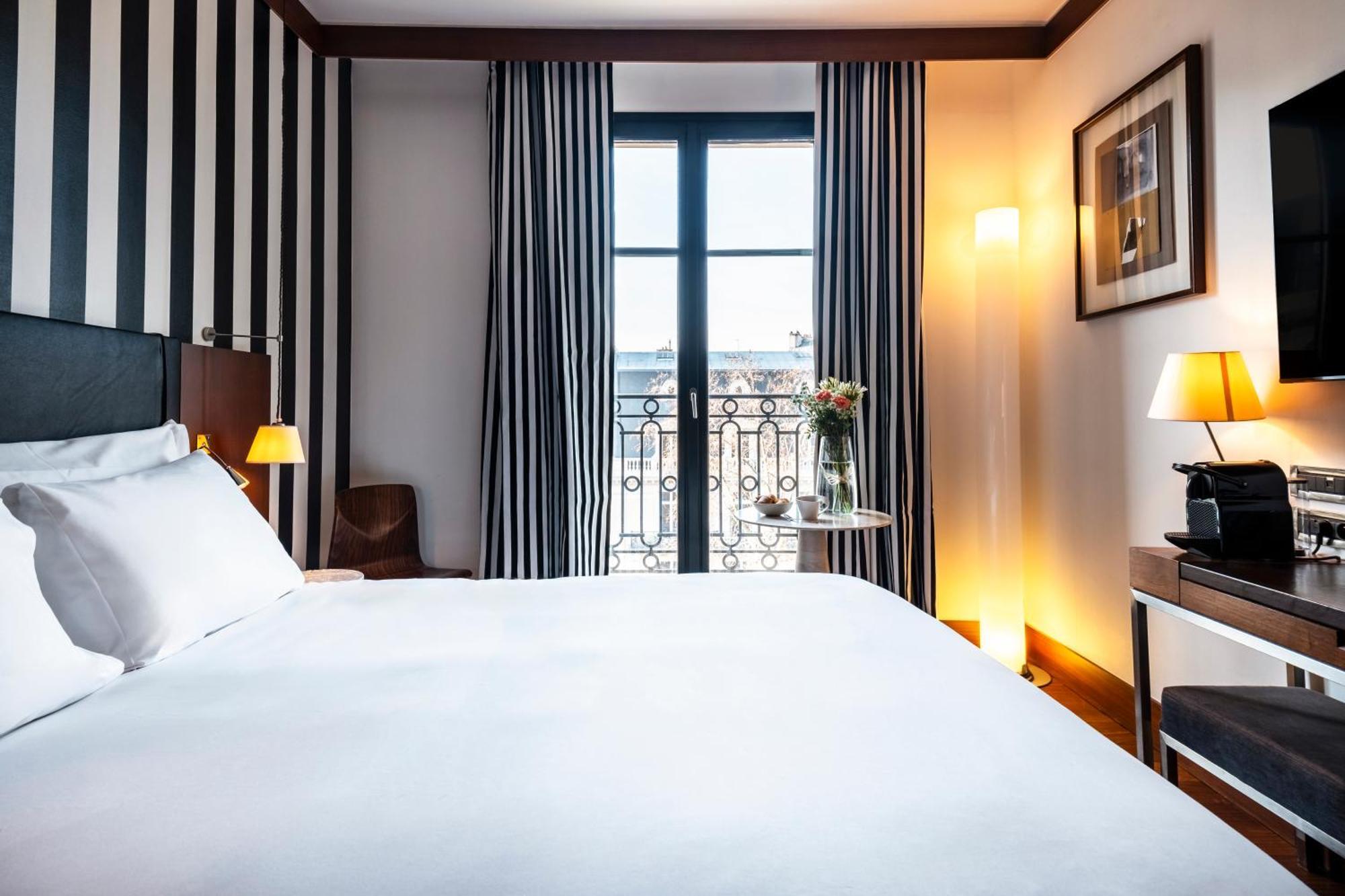 Grand Hotel Champs-Elysees Париж Екстериор снимка